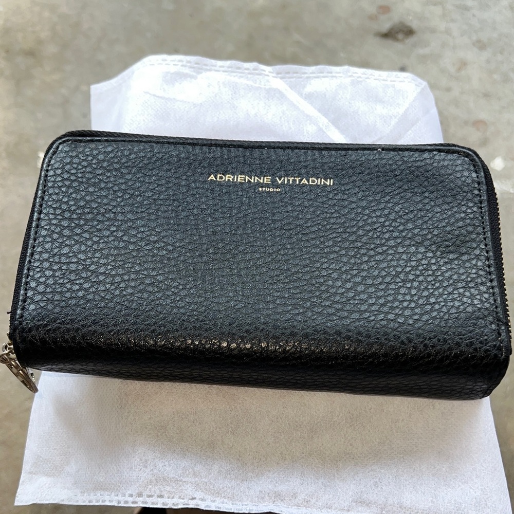 Adrienne Vittadini Textured Black Wallet